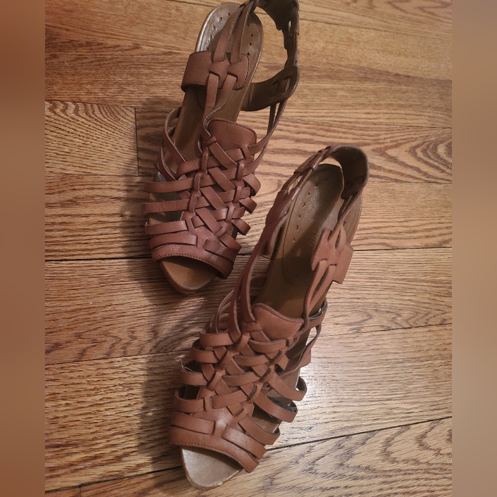 BCBG tan wedges